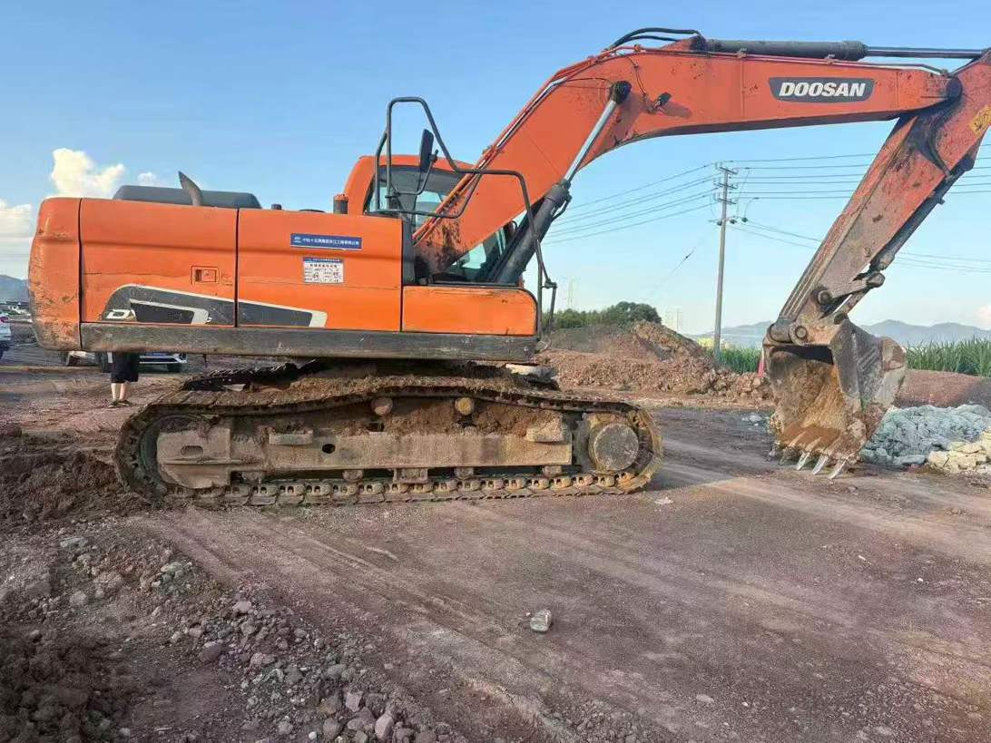 Used Doosan DX15 Excavator 2020 Model / 3