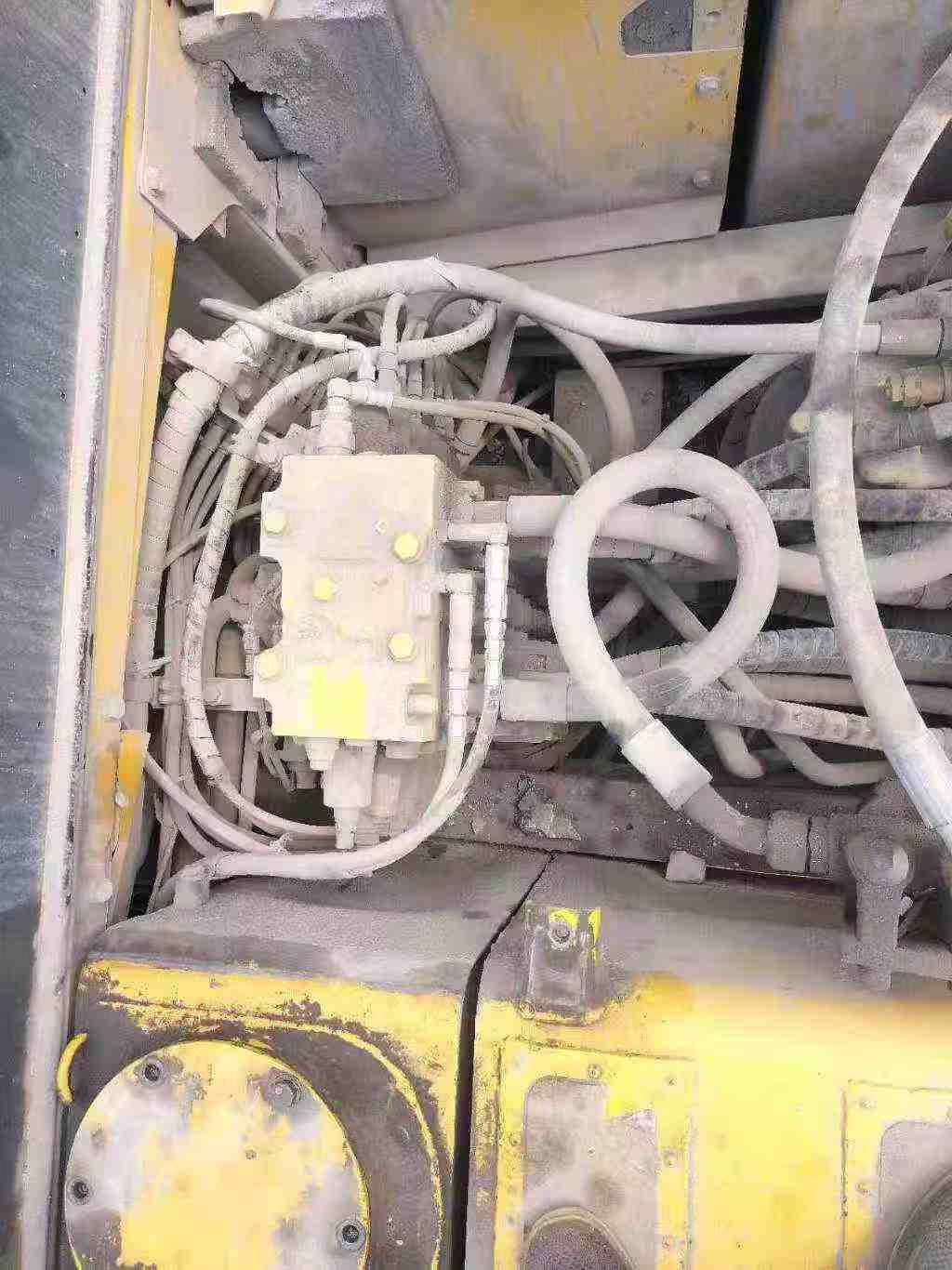 Used Komatsu PC220 Excavator 2018 Model / 3