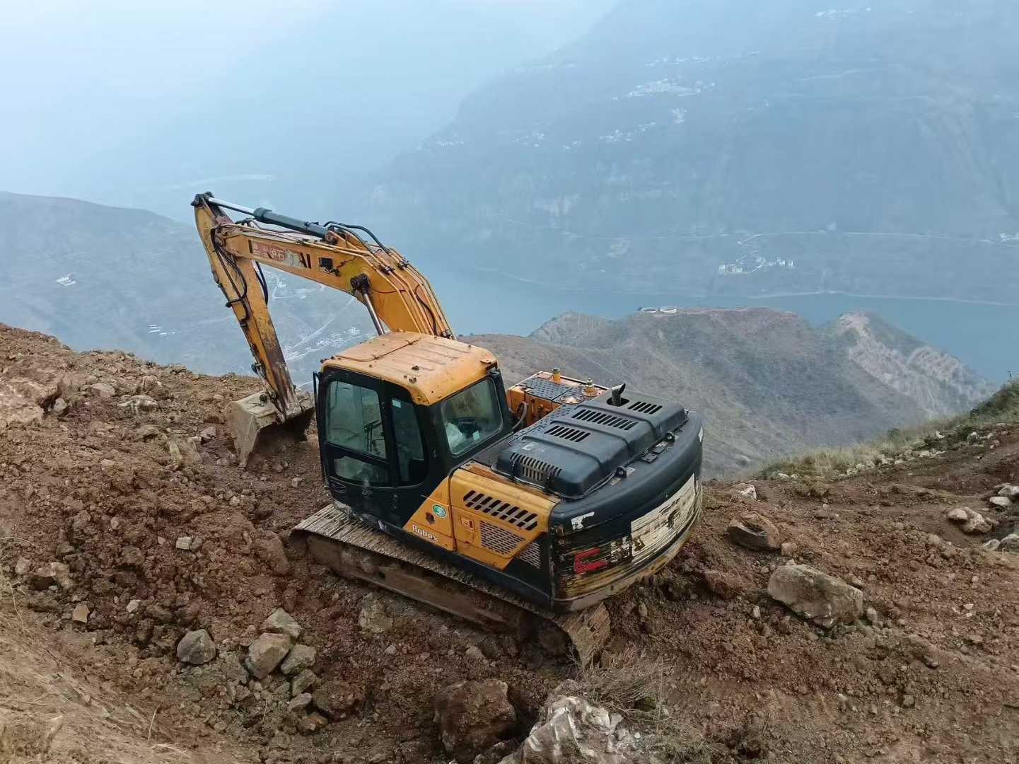 Used Hyundai R150WVSNPRO Excavator 2018 Model / 4