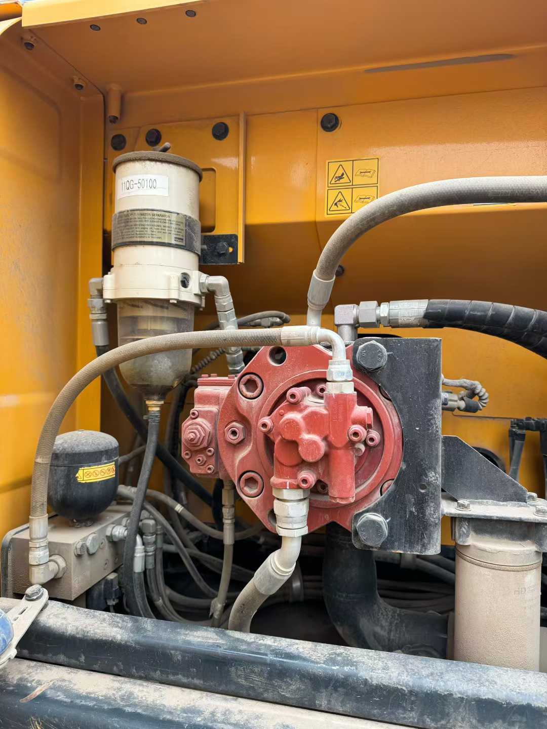 Used Hyundai R225LVS Excavator 2021 Model / 8