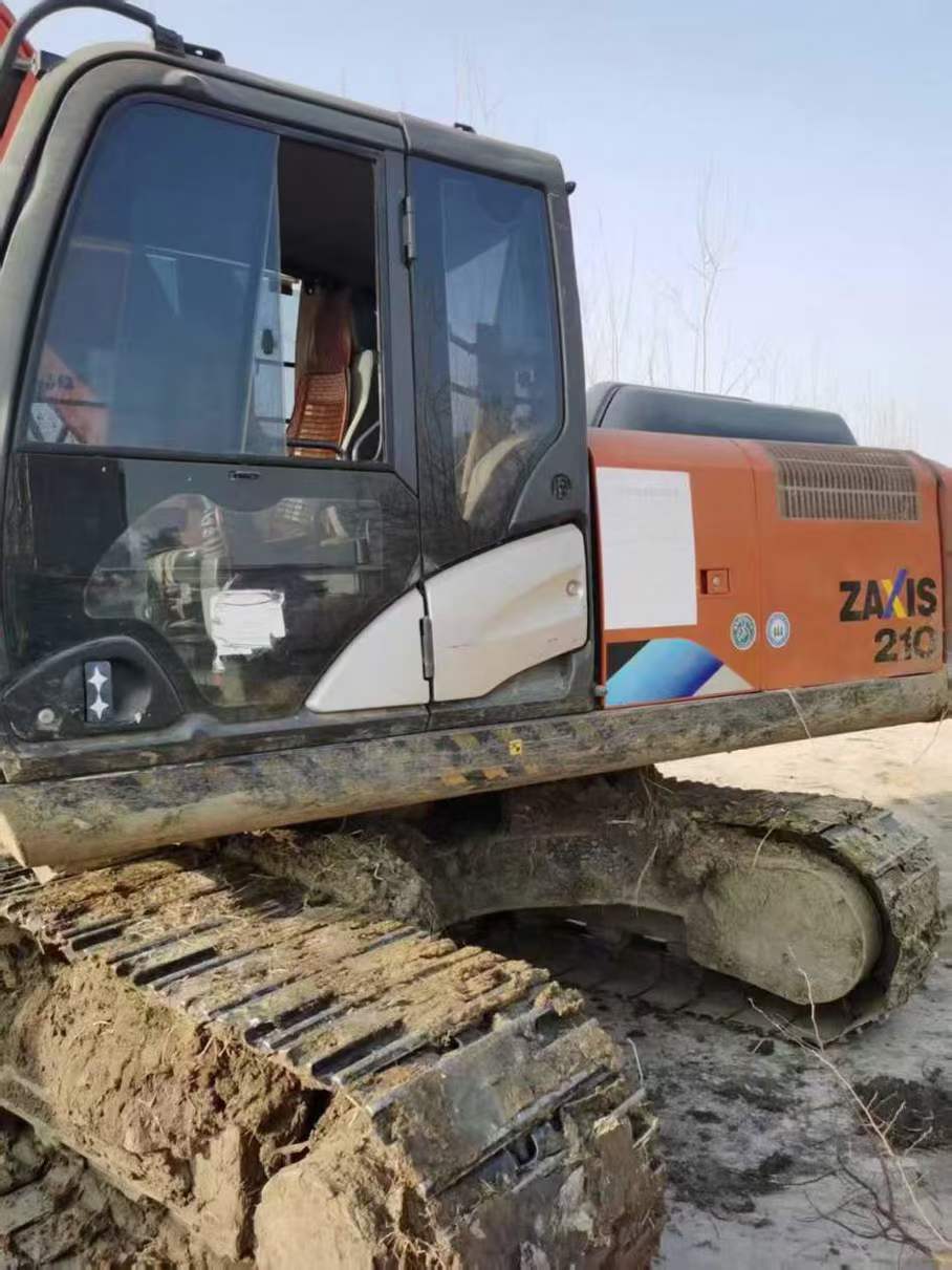Used Hitachi ZAXIS200 Excavator 2020 Model / 3