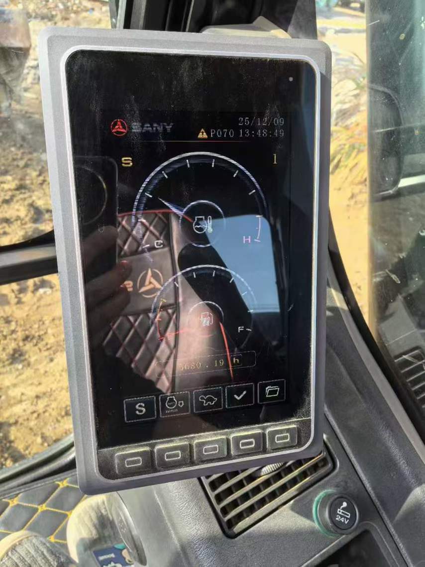 Used Sany SY205H Excavator 2021 Model / 9