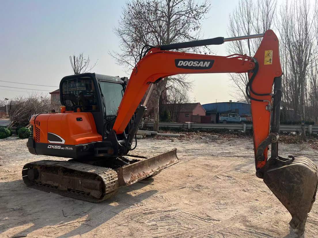Used Doosan DX60 Excavator 2019 Model / 3