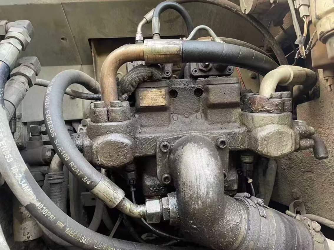 Used Hitachi ZX230-6 Excavator 2016 Model / 4