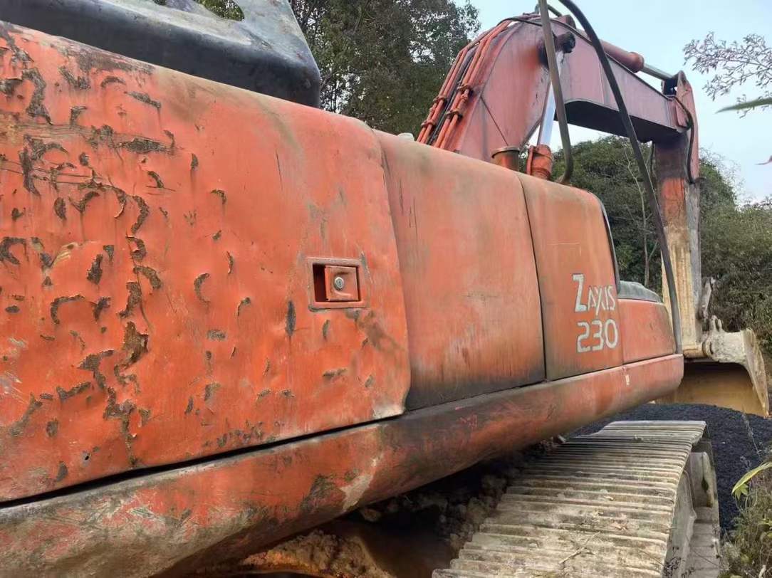 Used Hitachi ZX230-6 Excavator 2016 Model / 3