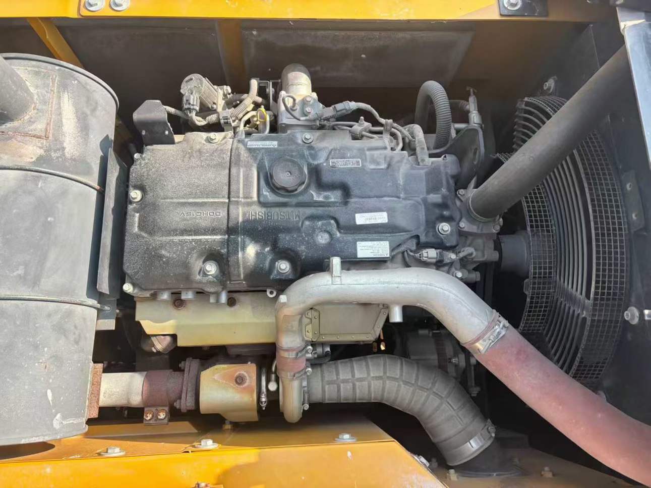 Used Sany SY200H Excavator 2016 Model / 4