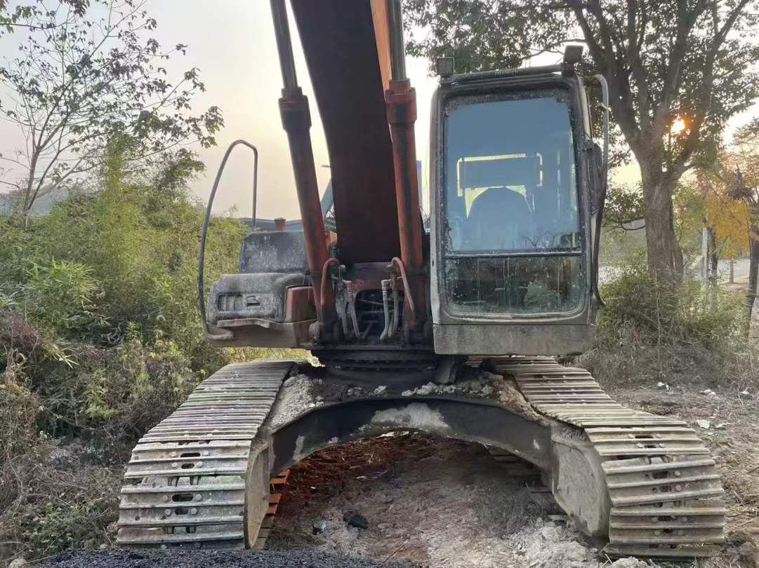 Used Hitachi ZX230-6 Excavator 2016 Model / 8