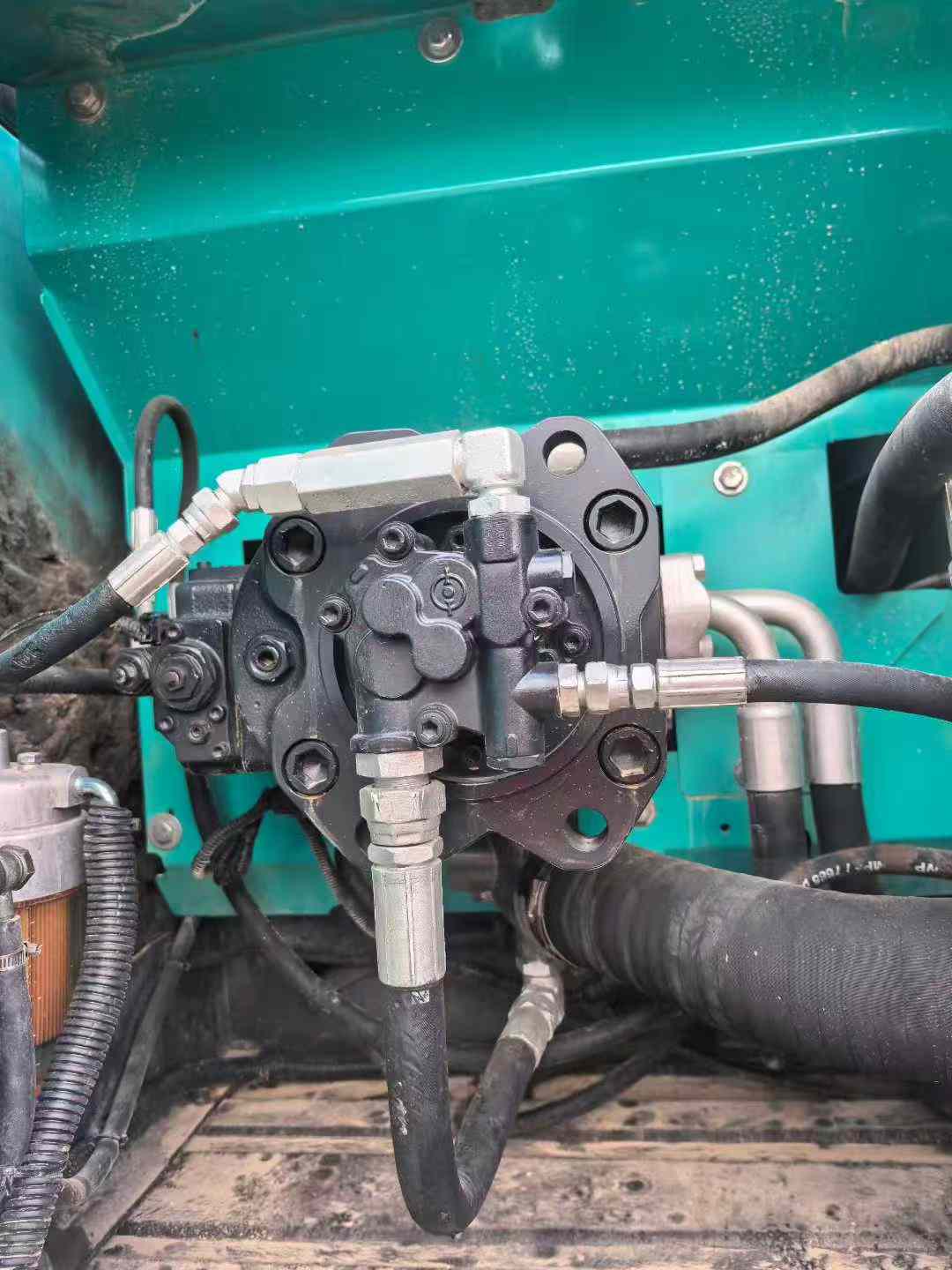 Used Kobelco SK200 Excavator 2016 Model / 3