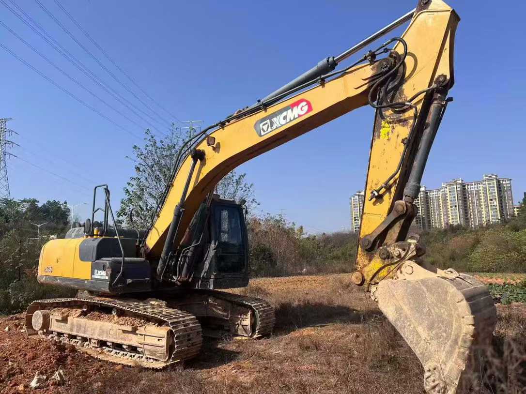 Used XCMG LW200 Excavator 2020 Model / 3