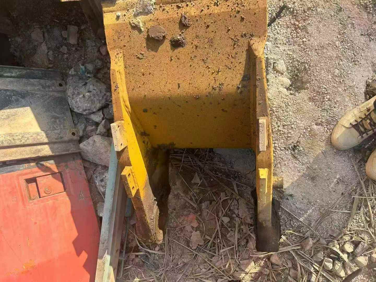 Used Caterpillar 320B Excavator 2016 Model / 4