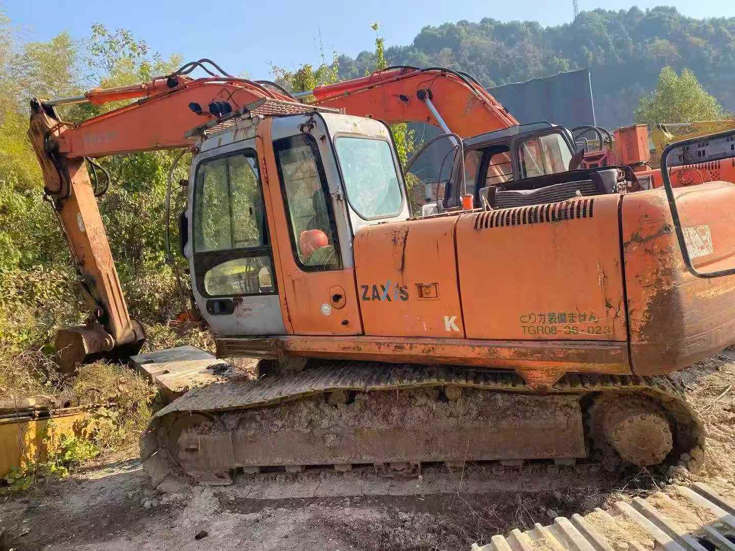 Used Hitachi ZAXIS200 Excavator 2016 Model / 3