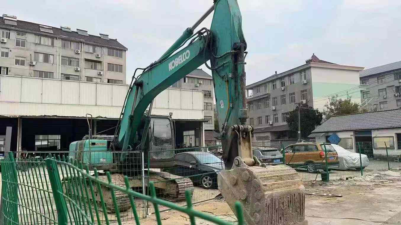 Used Kobelco SK200-8 Excavator 2016 Model / 3