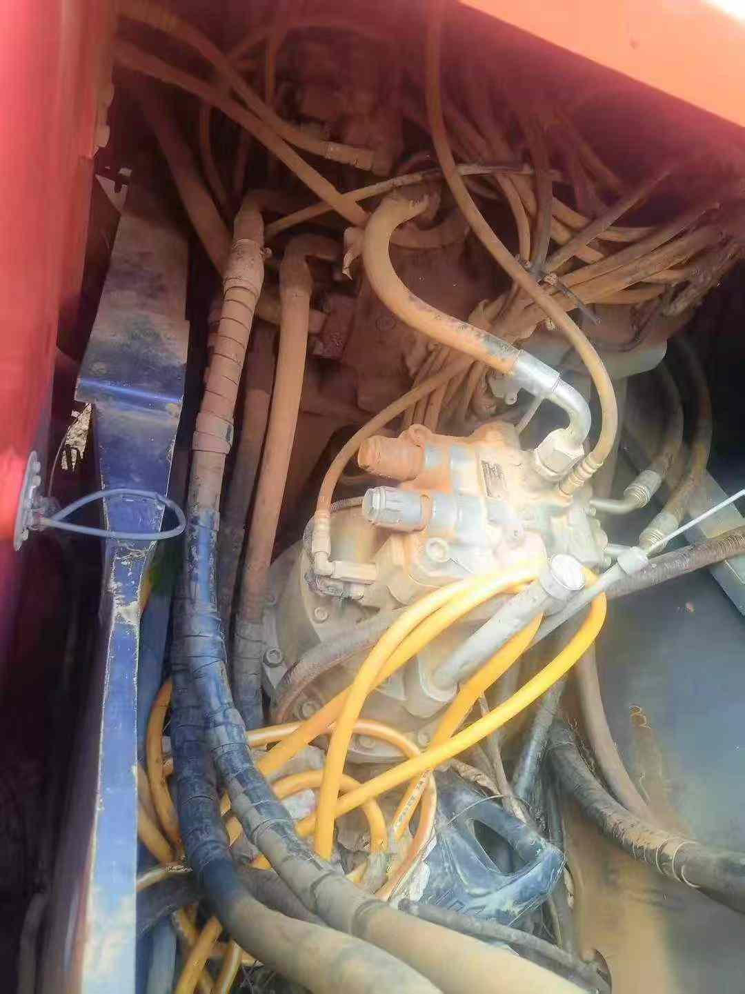 Used Hitachi ZAXIS200 Excavator 2014 Model / 4