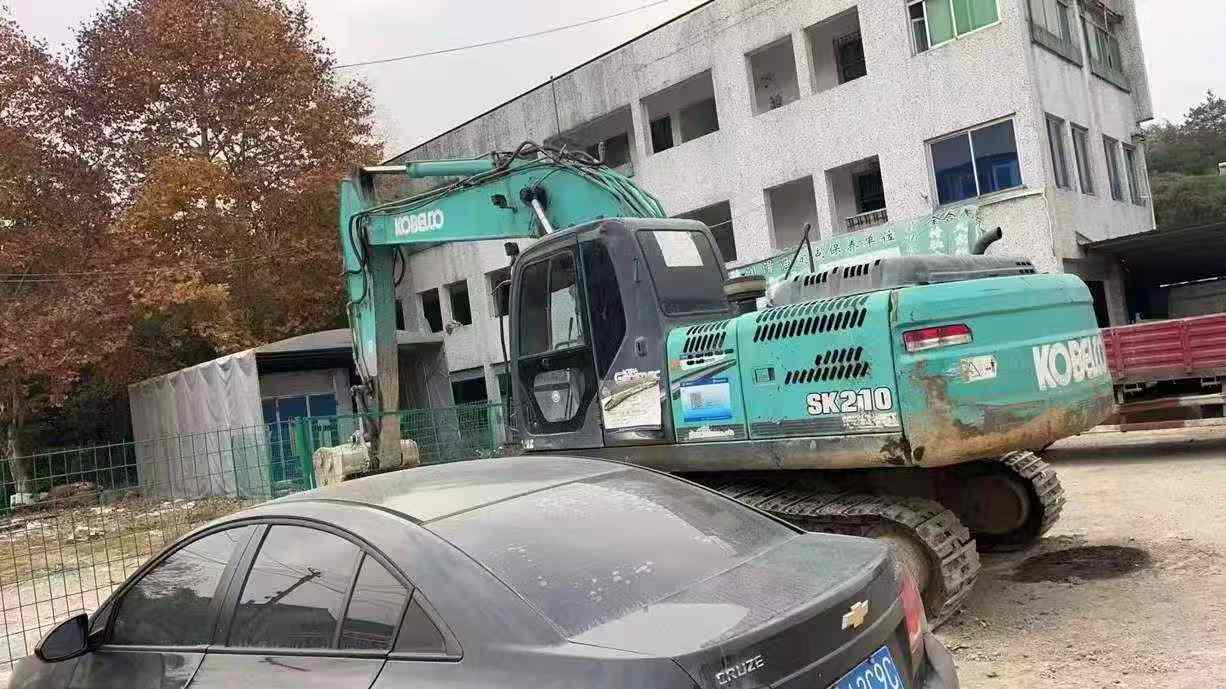 Used Kobelco SK200-8 Excavator 2016 Model / 2