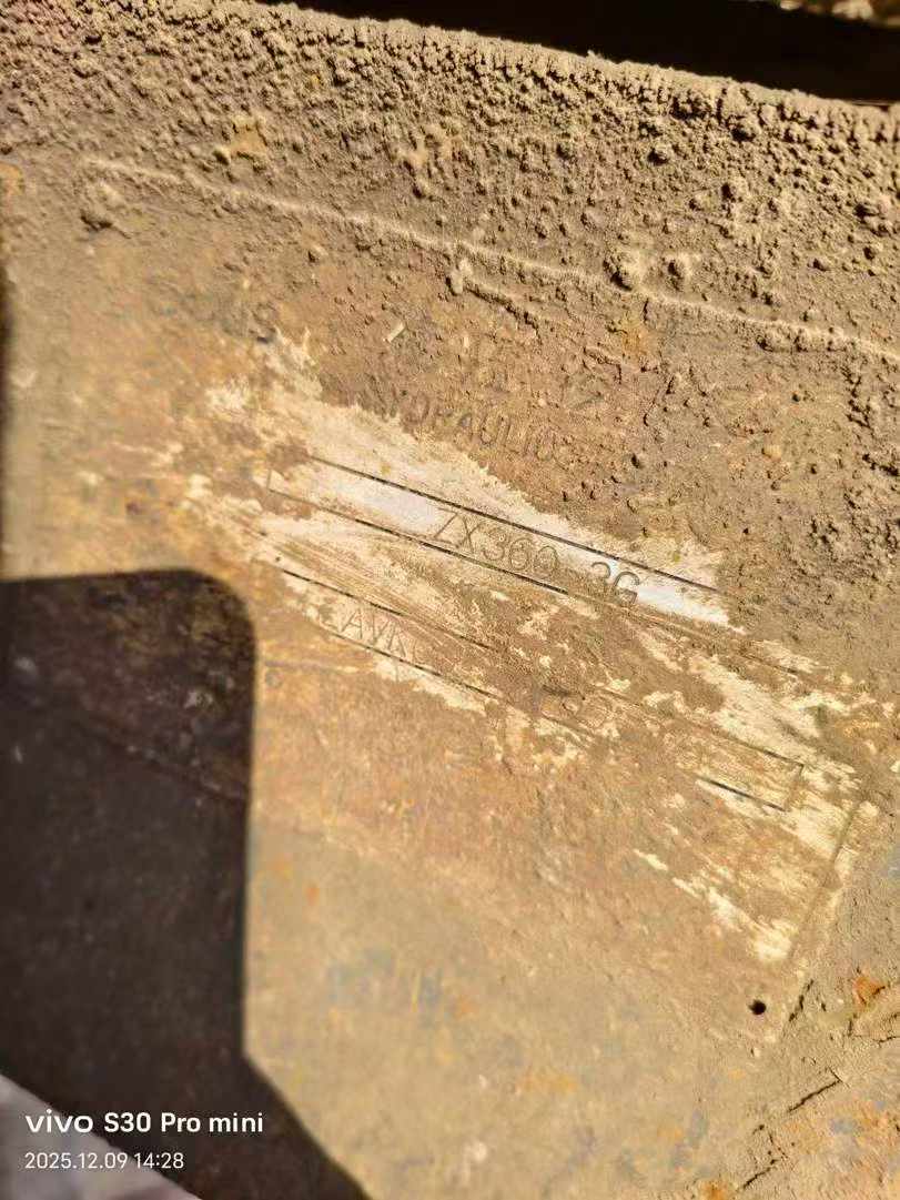 Used Hitachi ZX60 Excavator 2016 Model / 9