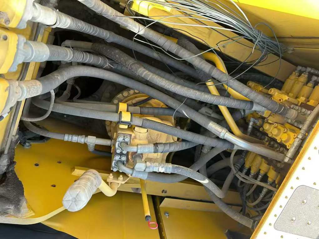 Used Komatsu PC200LC Excavator 2017 Model / 3