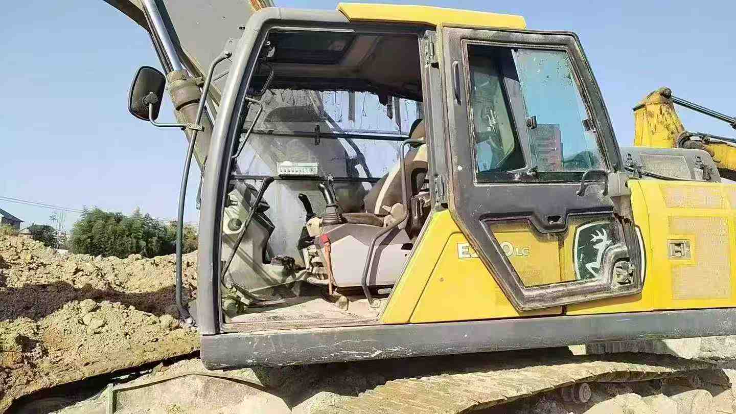 Used JohnDeere E240 Excavator 2016 Model / 6