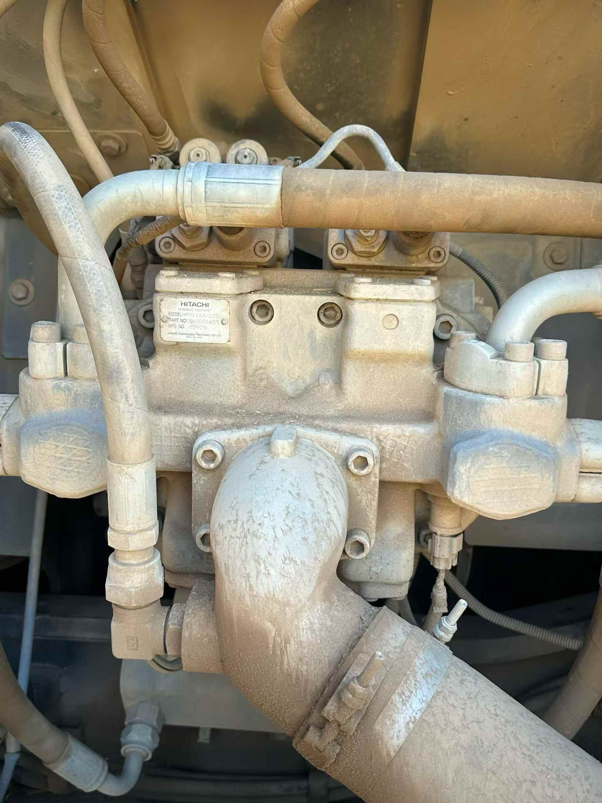 Used Hitachi ZAXIS200 Excavator 2016 Model / 3