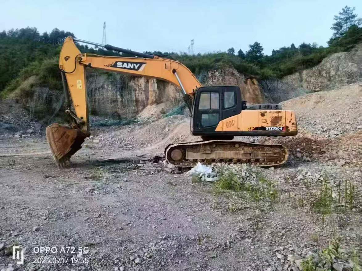 Used Sany SY215W Excavator 2015 Model / 3
