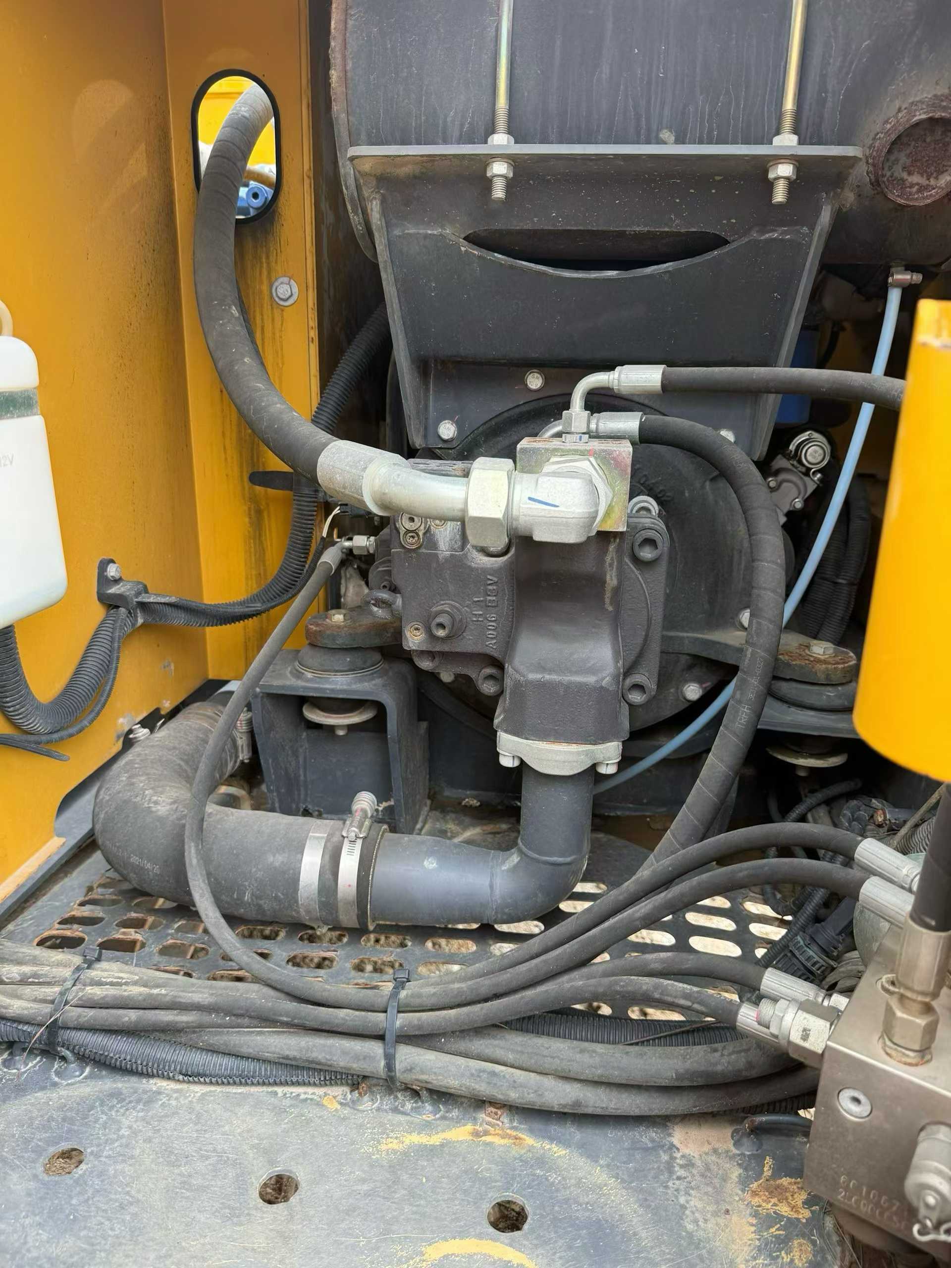 Used XCMG XE75WD Excavator 2021 Model / 7