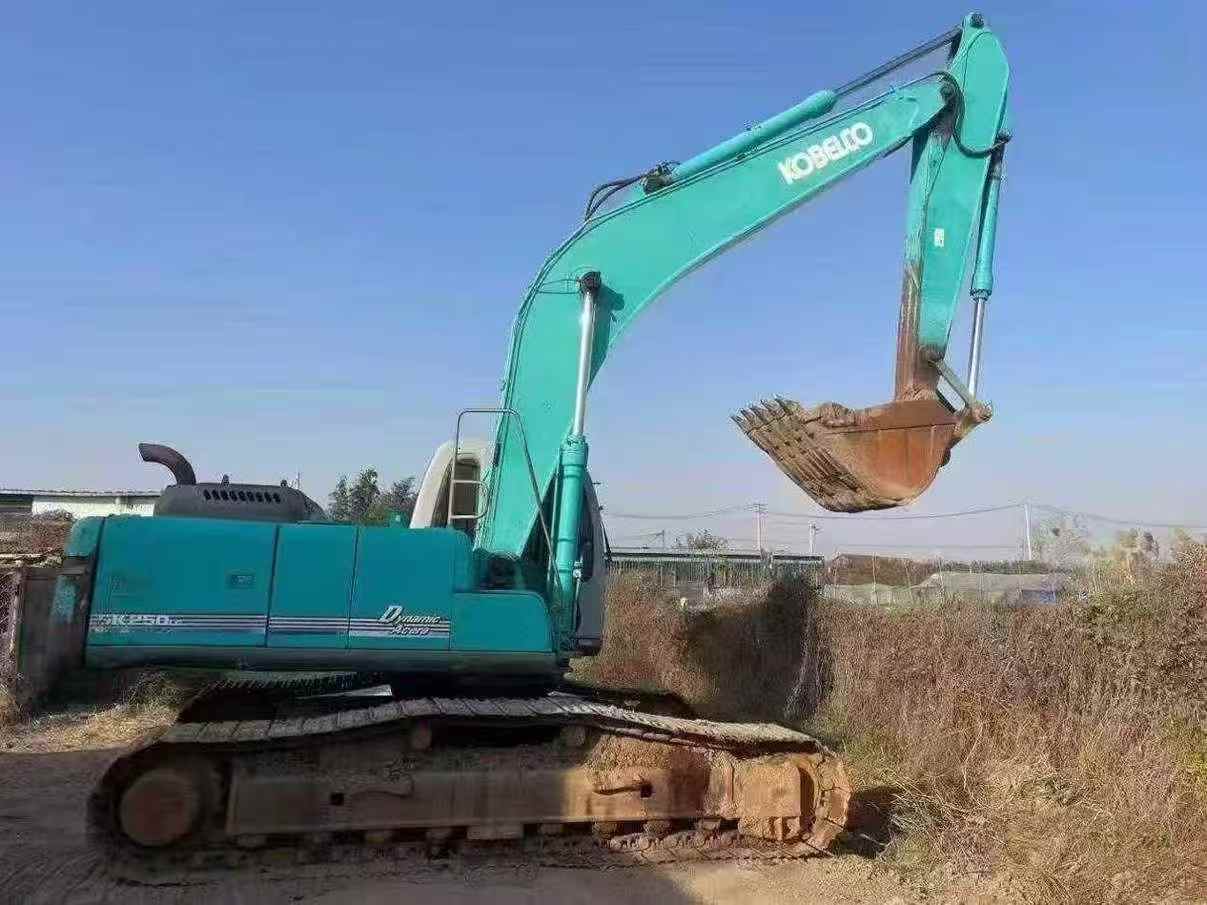 Used Kobelco SK250-6E Excavator 2016 Model / 2