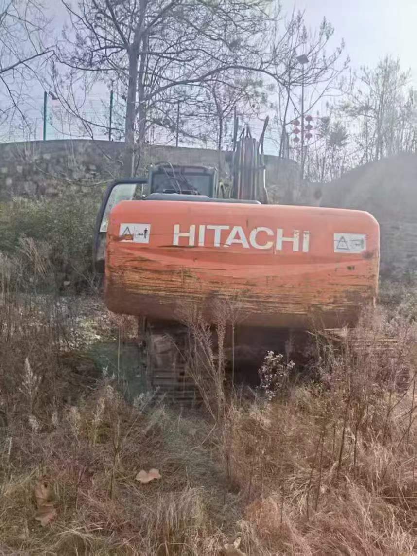 Used Hitachi ZAXIS200 Excavator 2010 Model