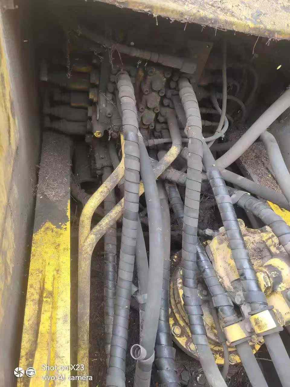 Used Komatsu PC200 Excavator 2016 Model / 6