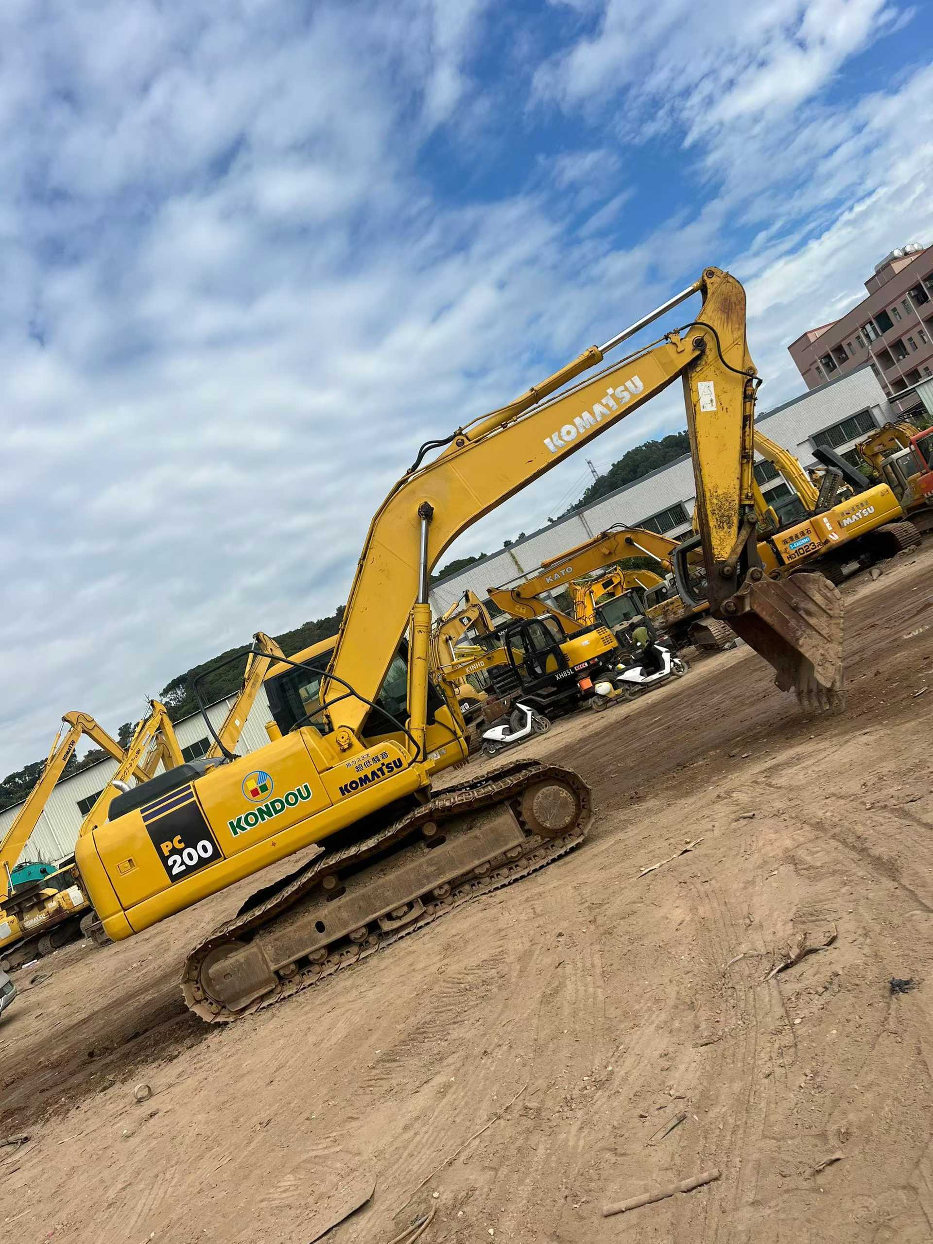 Used Komatsu PW200-7 Excavator 2016 Model