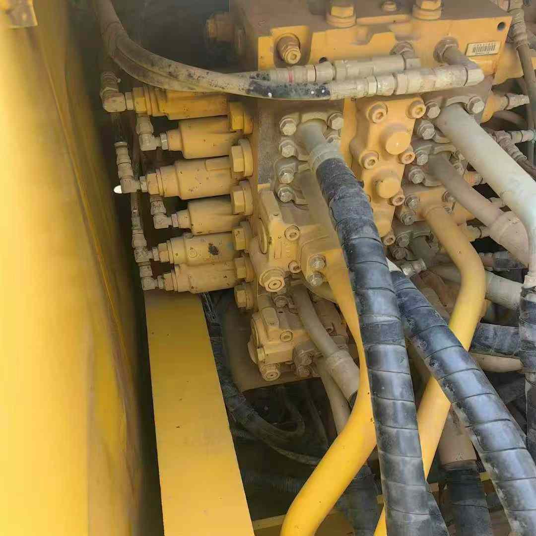 Used Komatsu PC200-8 Excavator 2019 Model / 3