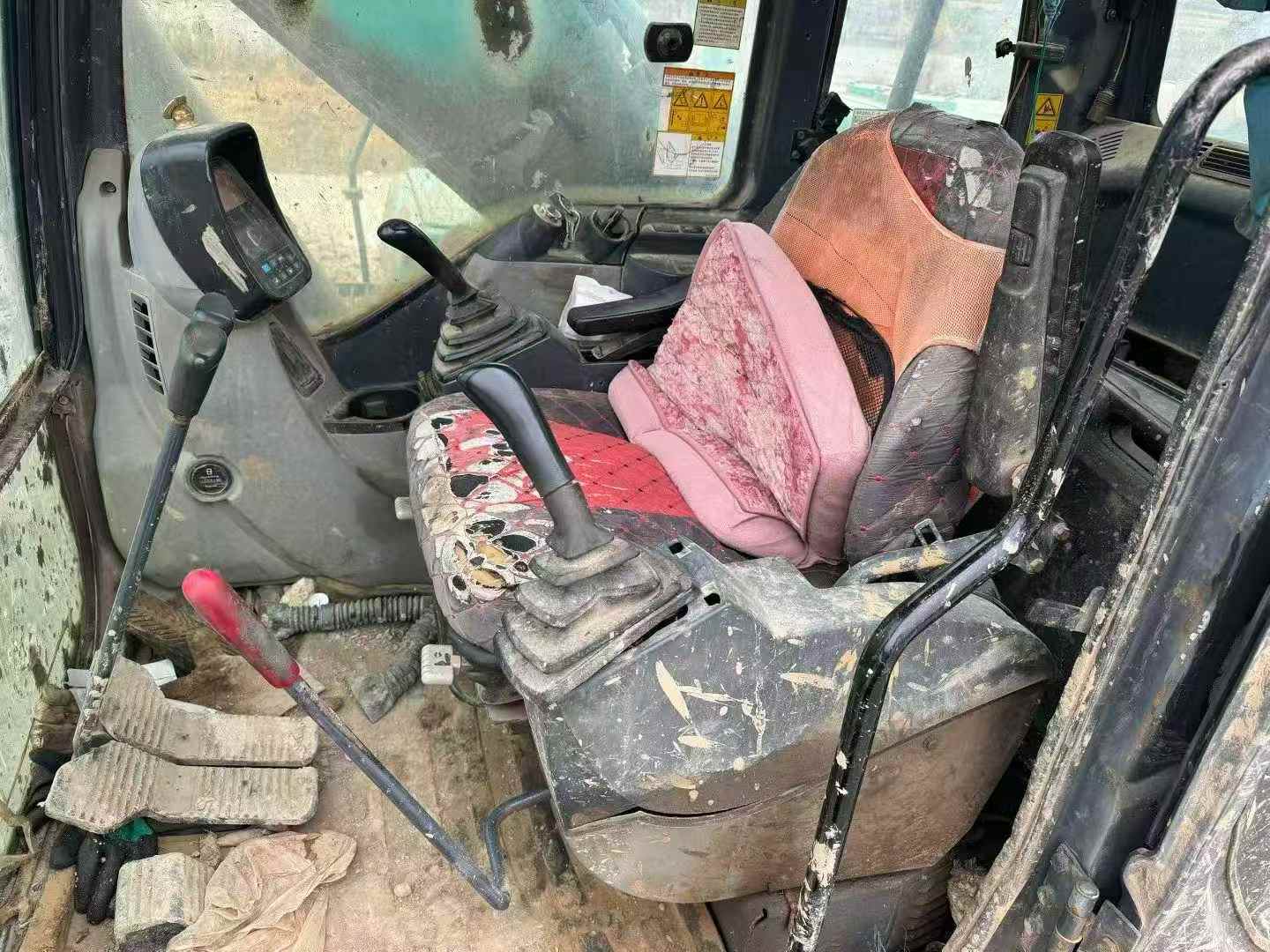 Used Kobelco SK250 Excavator 2011 Model / 8