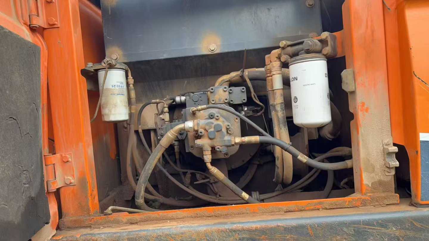 Used Doosan DX15 Excavator 2020 Model / 8