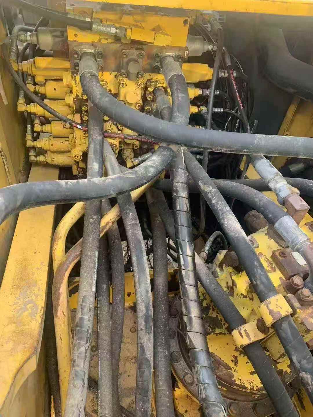 Used Komatsu PW200-7 Excavator 2007 Model / 9