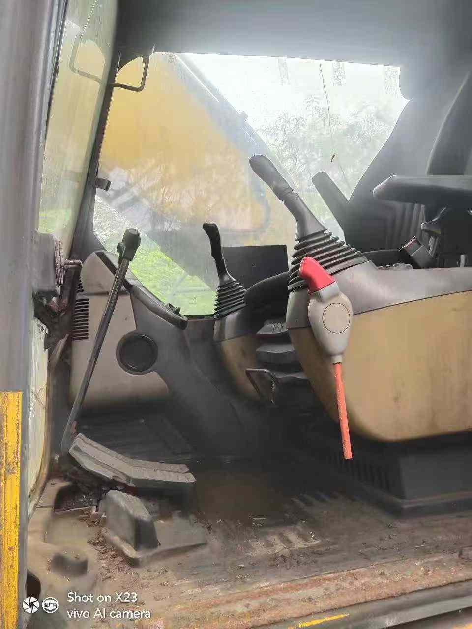 Used Komatsu PC200 Excavator 2016 Model / 8