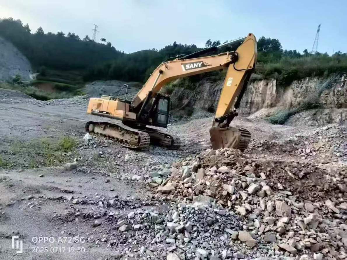 Used Sany SY215W Excavator 2015 Model