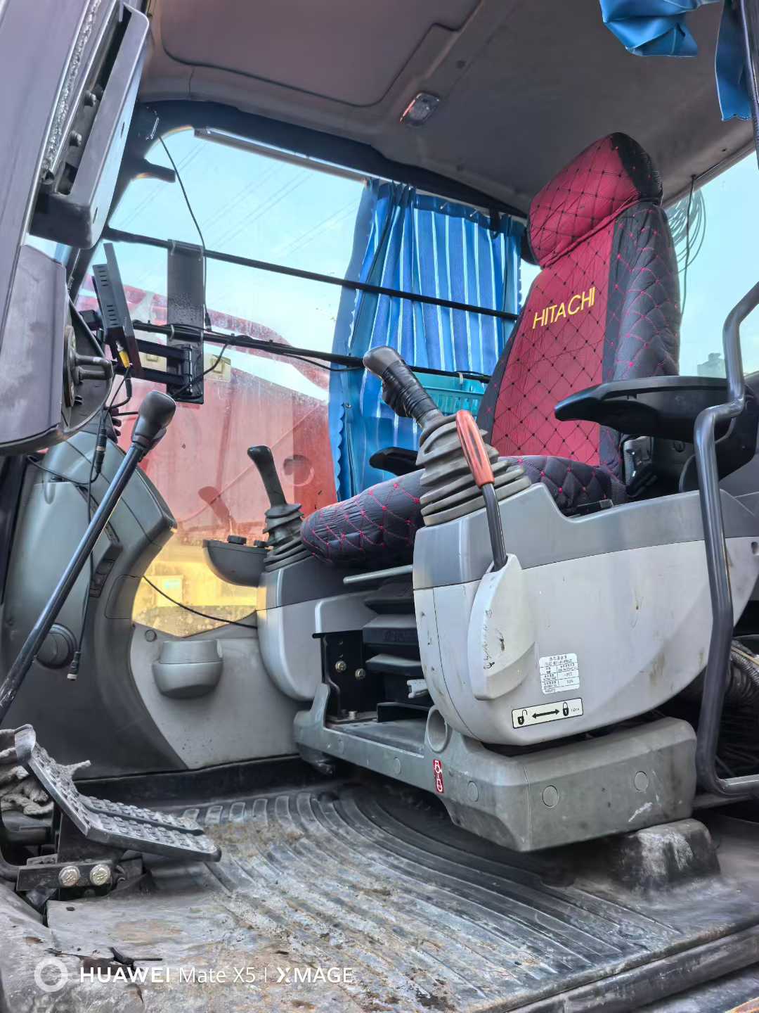 Used Hitachi ZAXIS200 Excavator 2019 Model / 8