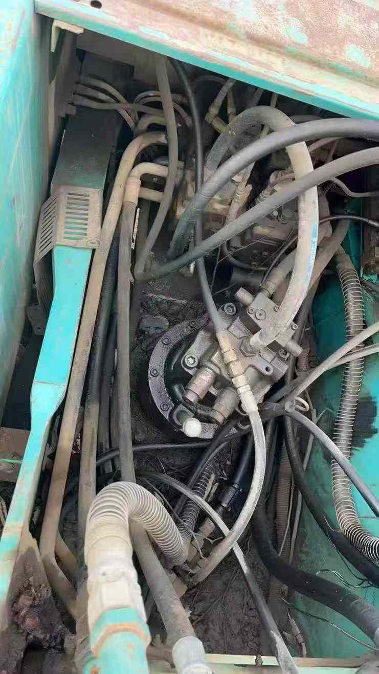 Used Kobelco SK200-8 Excavator 2016 Model / 4