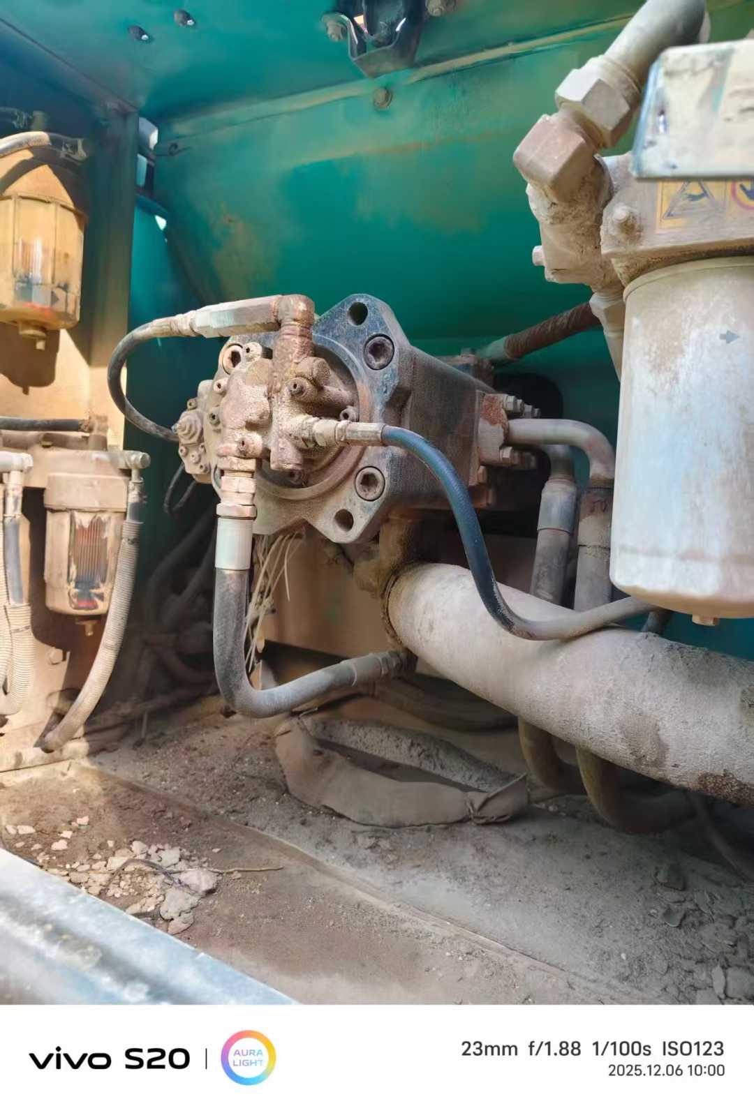 Used Kobelco SK330 Excavator 2016 Model / 6