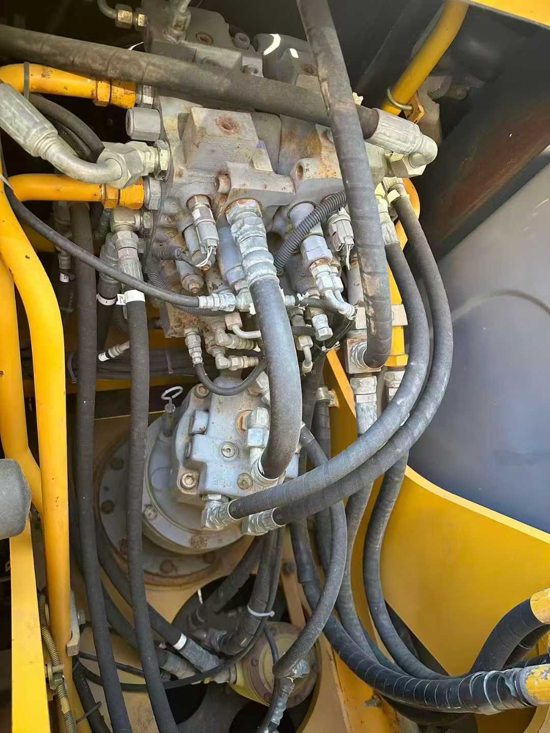 Used Kato HD512V Excavator 2016 Model / 4