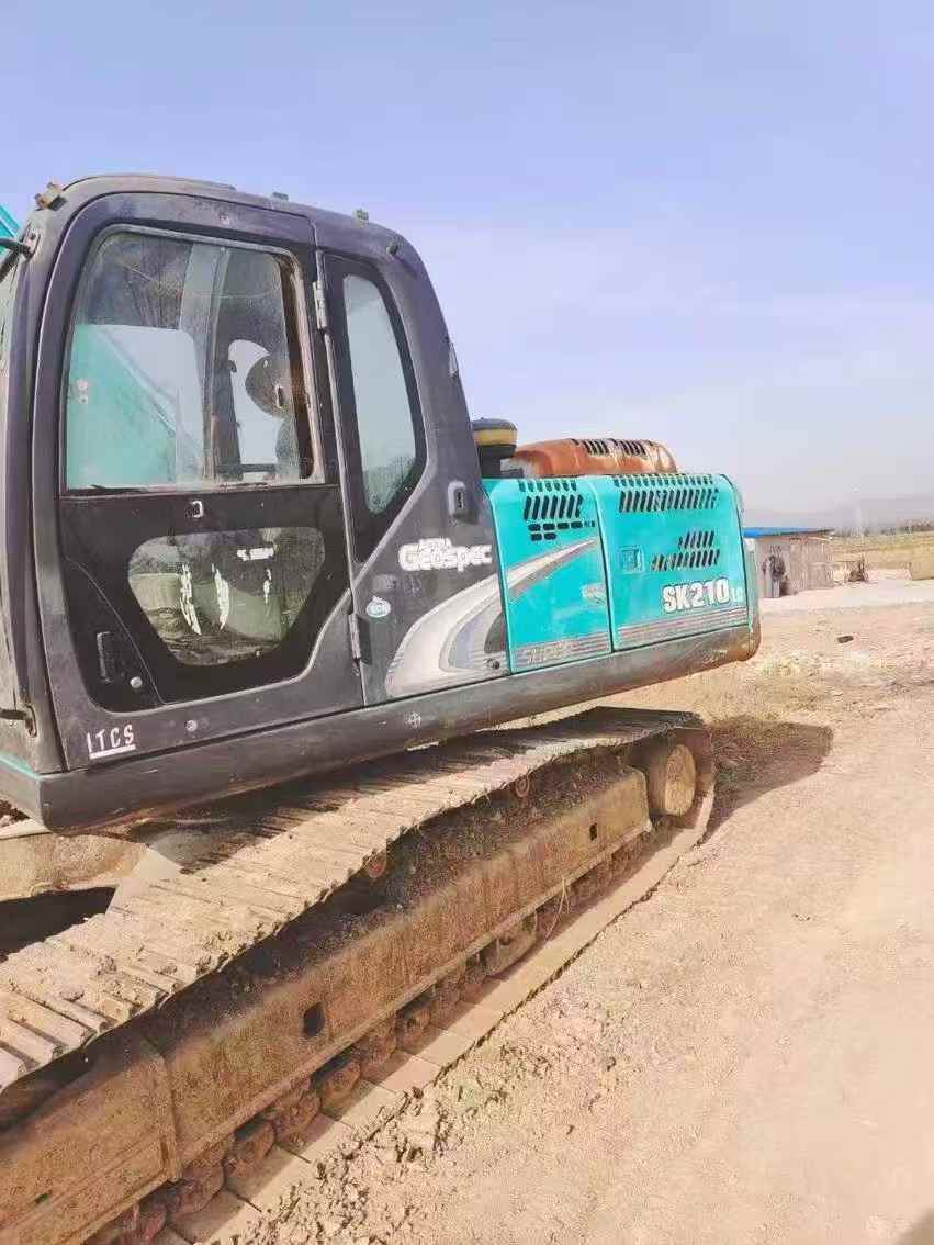 Used Kobelco SK210 Excavator 2011 Model / 9