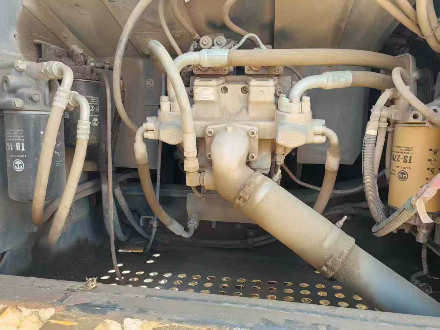 Used Hitachi ZAXIS200 Excavator 2021 Model / 4