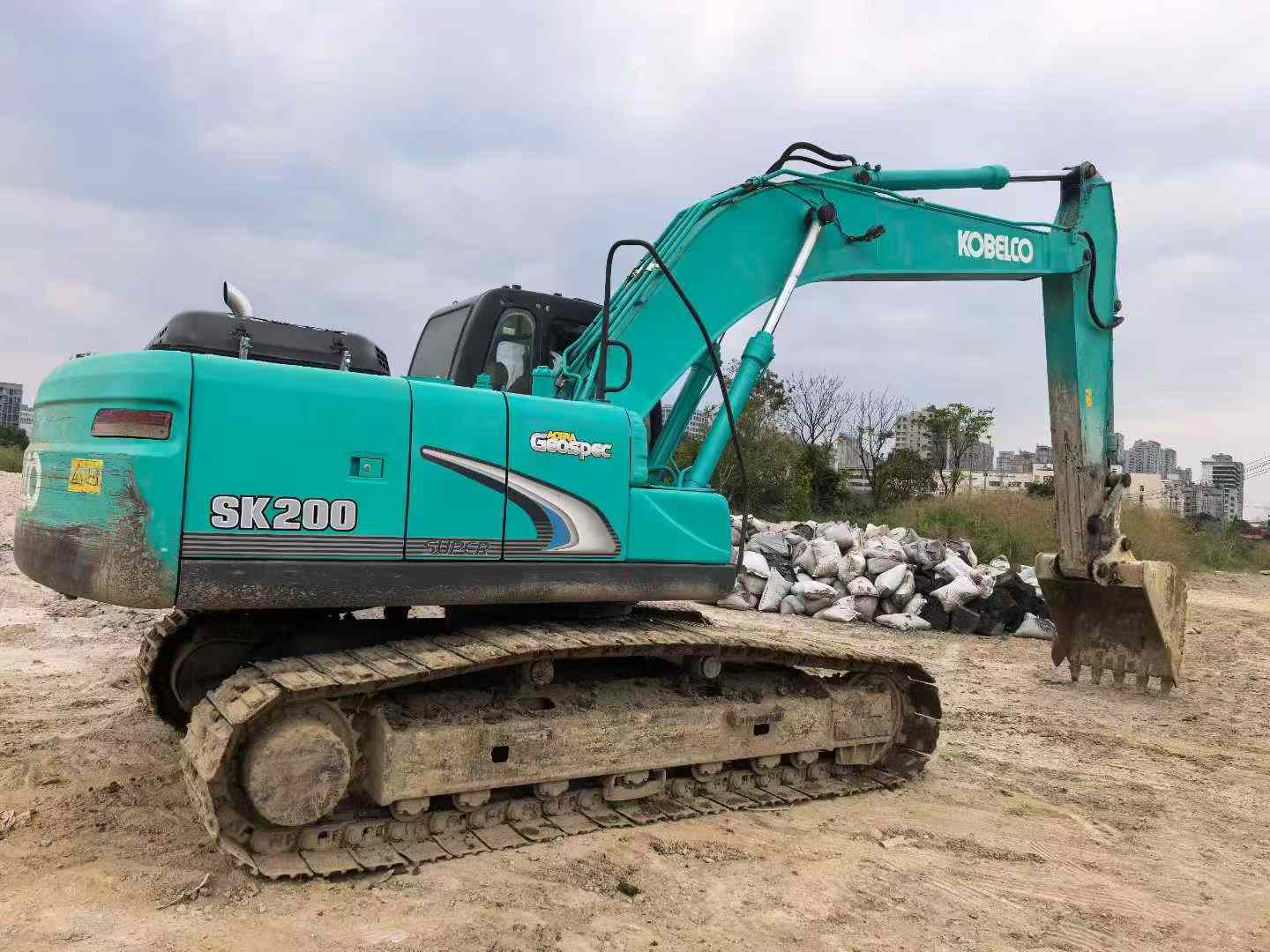 Used Kobelco SK200 Excavator 2016 Model / 3