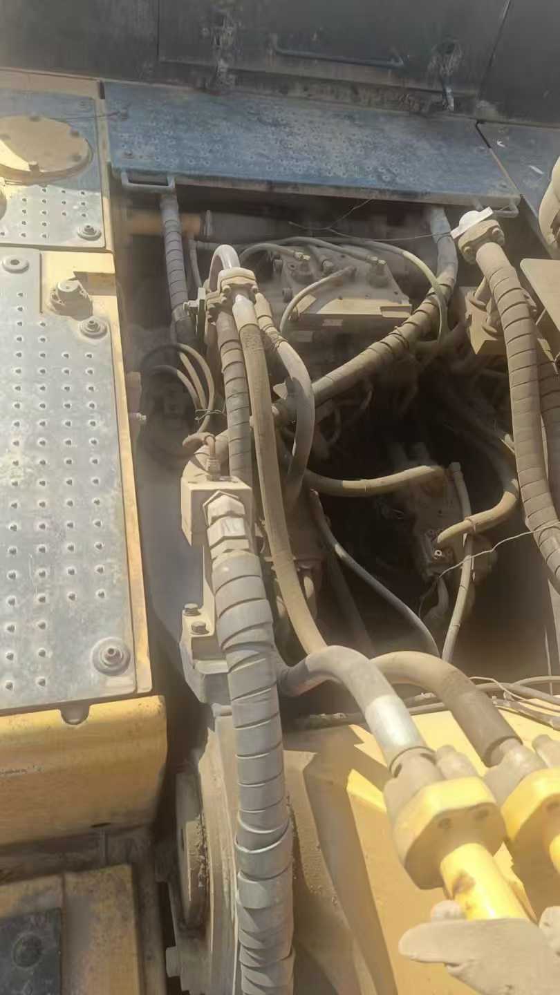 Used Hyundai R520LC Excavator 2019 Model / 3