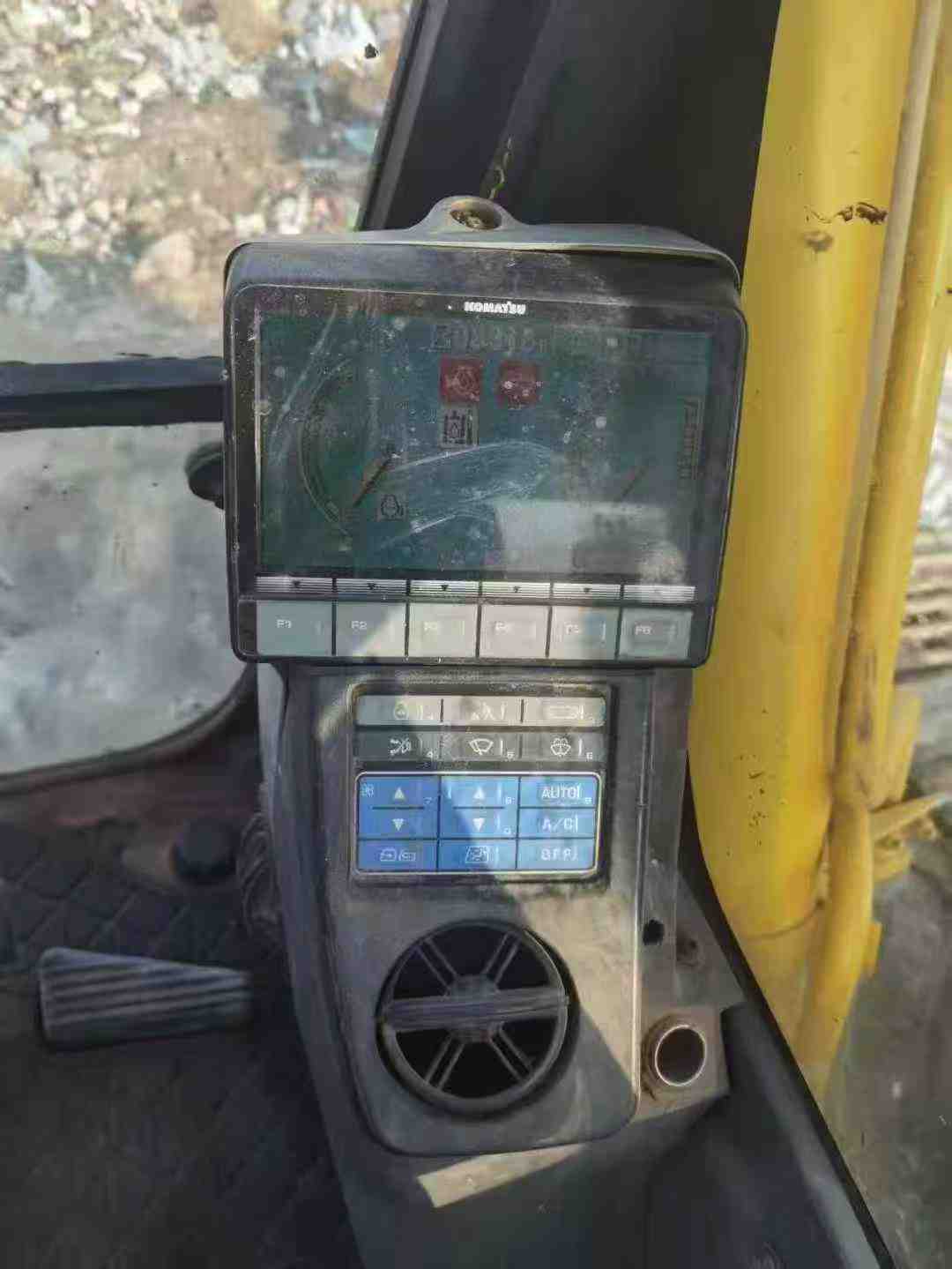 Used Komatsu PC200-8 Excavator 2016 Model / 2
