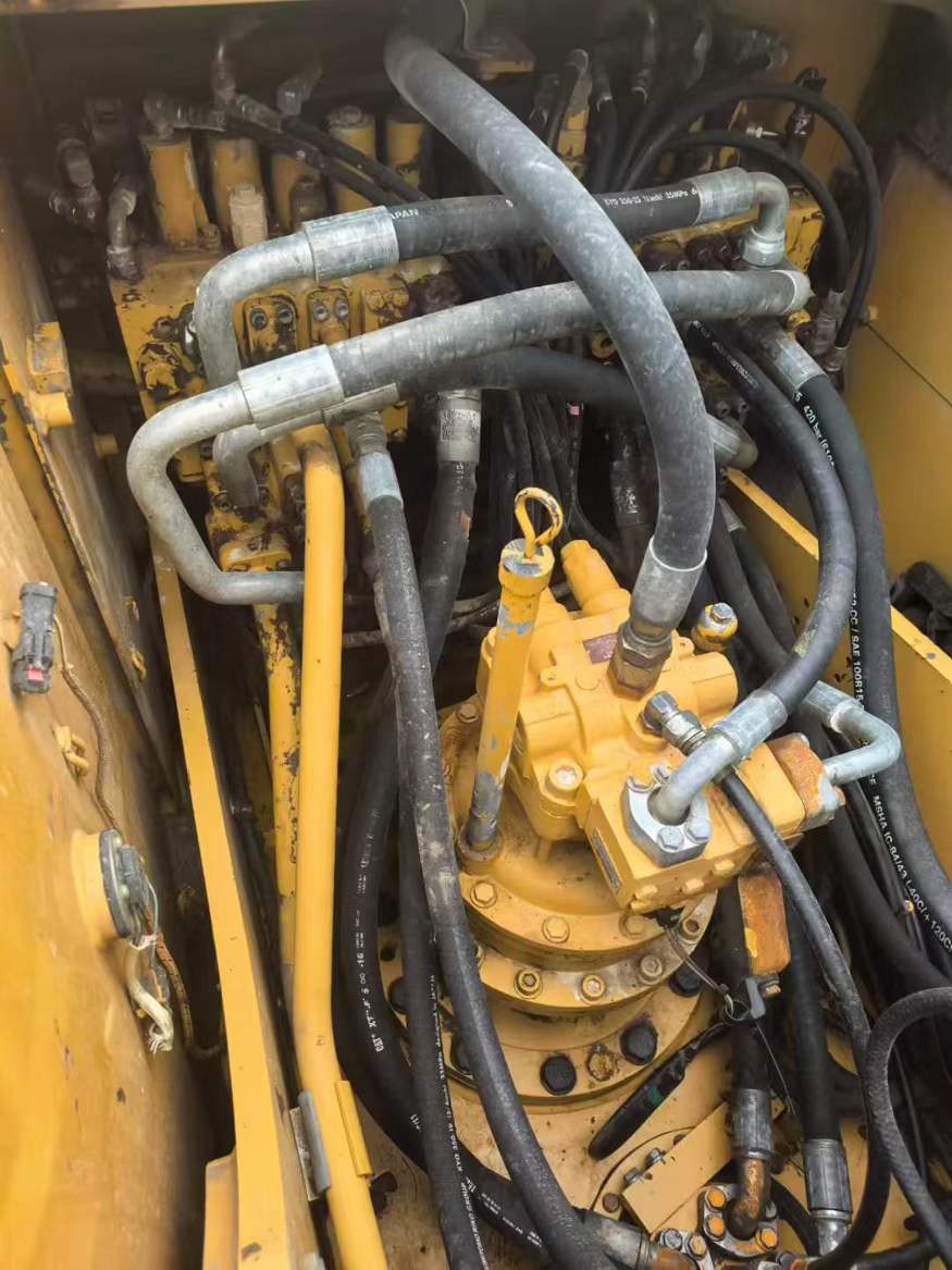 Used Caterpillar 323 Excavator 2017 Model / 4