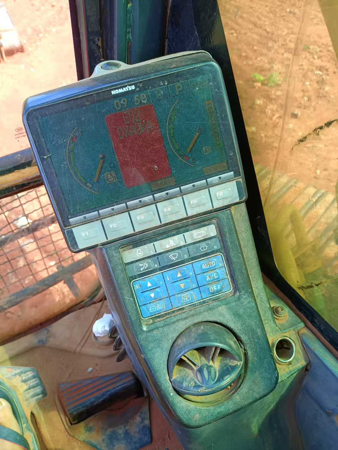 Used Komatsu PC200-8 Excavator 2015 Model / 9