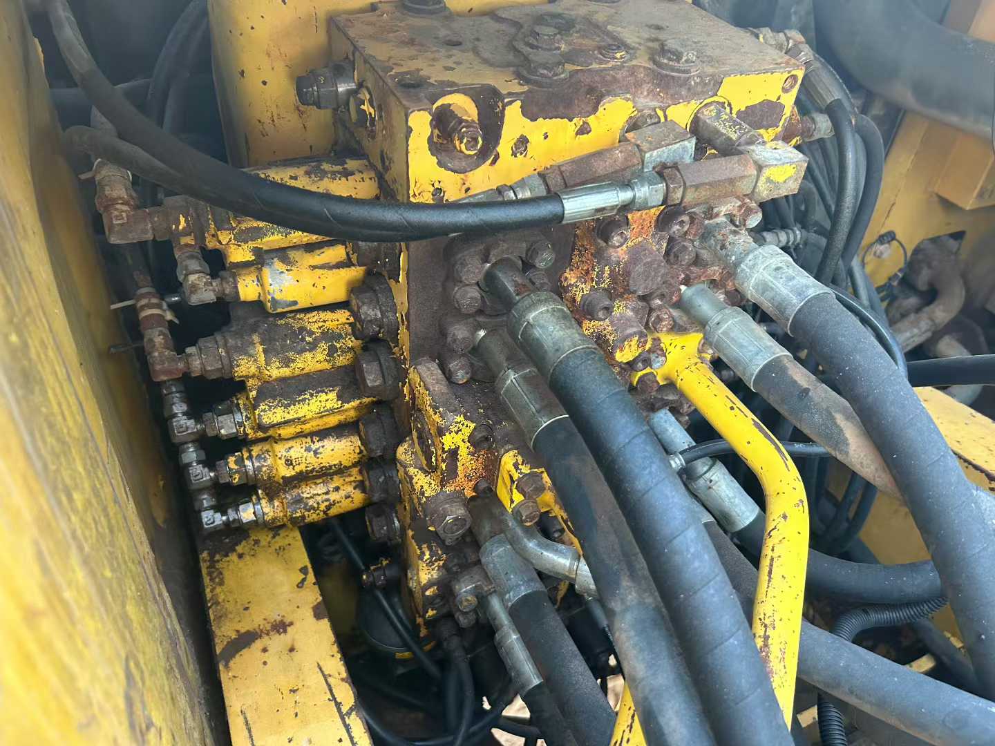 Used Komatsu PW200-7 Excavator 2016 Model / 7