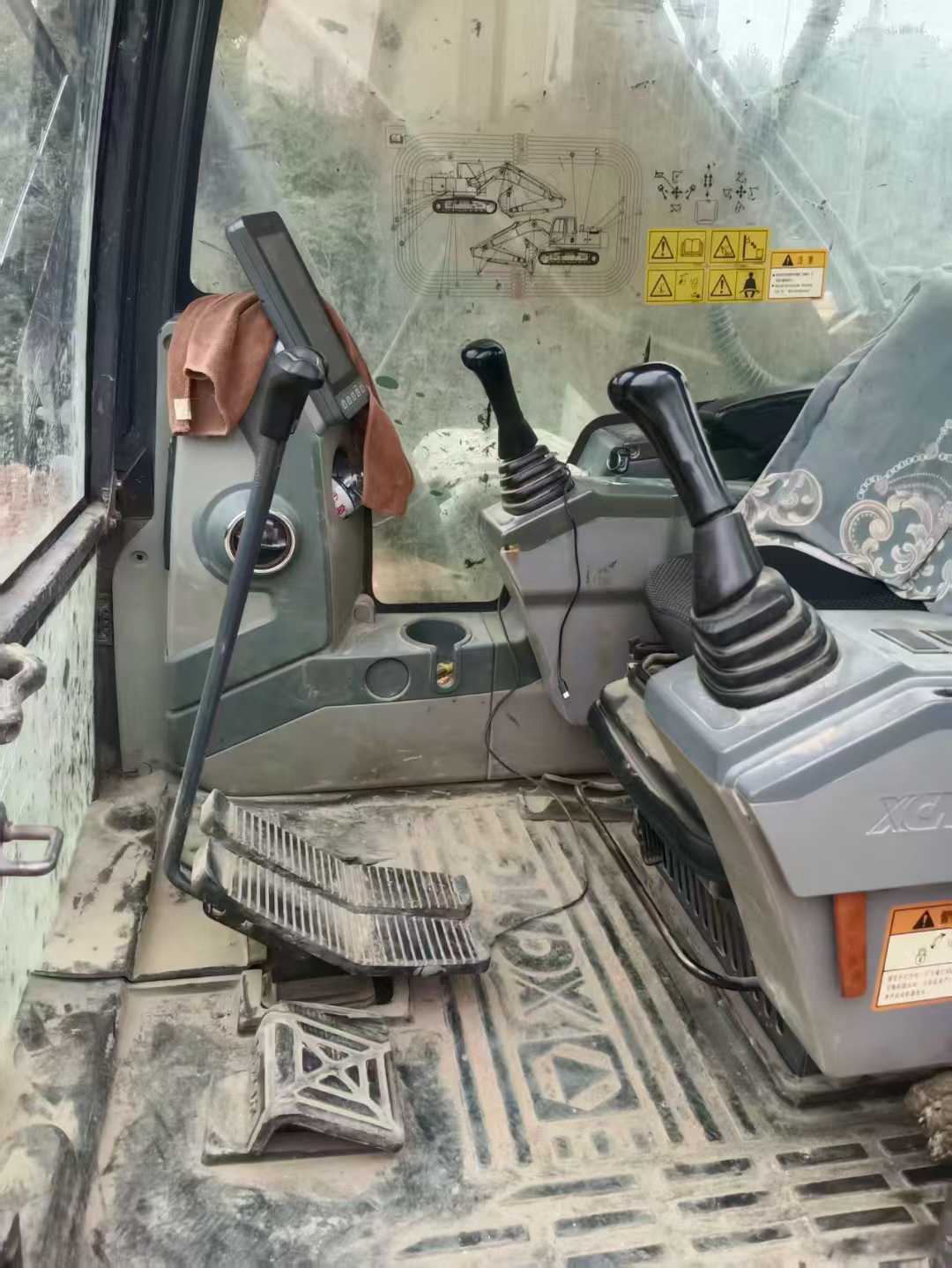Used XCMG XE215 Excavator 2018 Model / 4