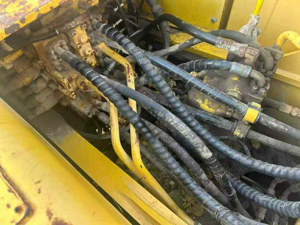 Used Komatsu PC200-8 Excavator 2016 Model / 7