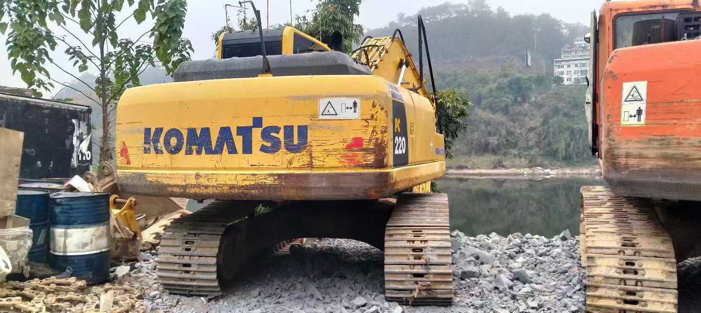 Used Komatsu PC200-8 Excavator 2016 Model