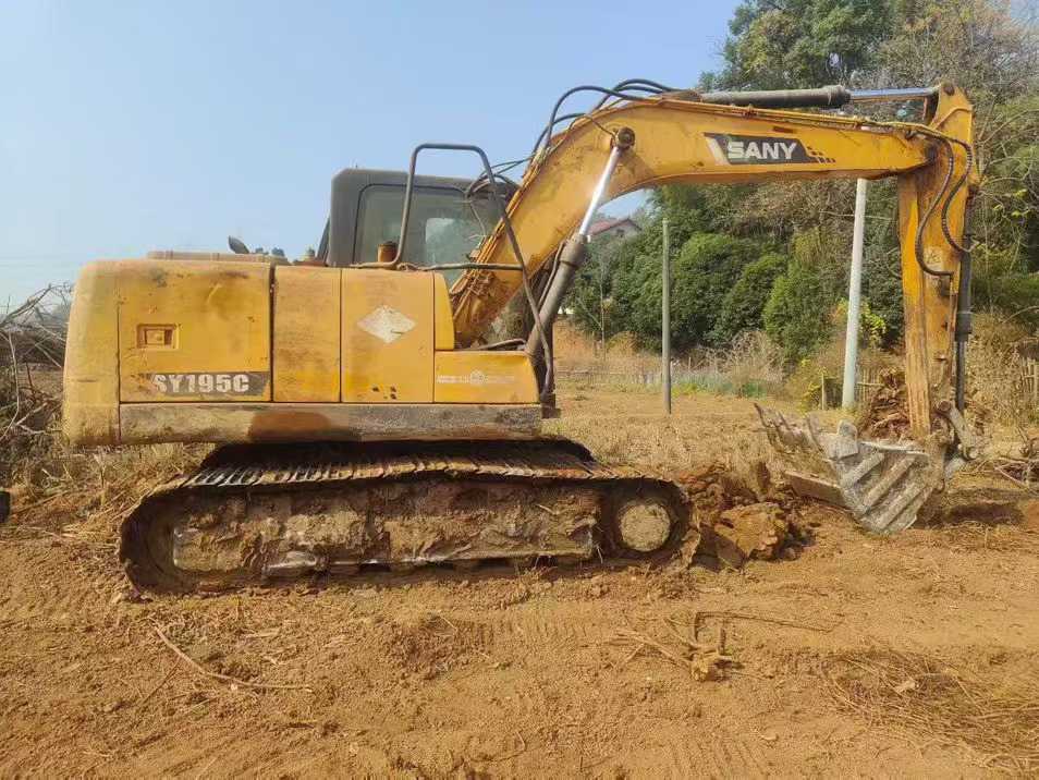 Used Sany SY135 Excavator 2015 Model / 6